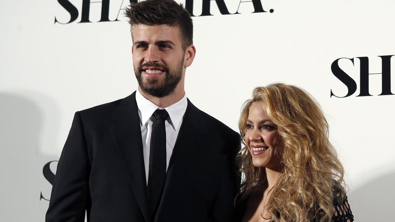 Fotografija: Gerard Pique in kolumbijska pevka Shakira sodita med najbolj znane zvezdniške pare. FOTO: Reuters