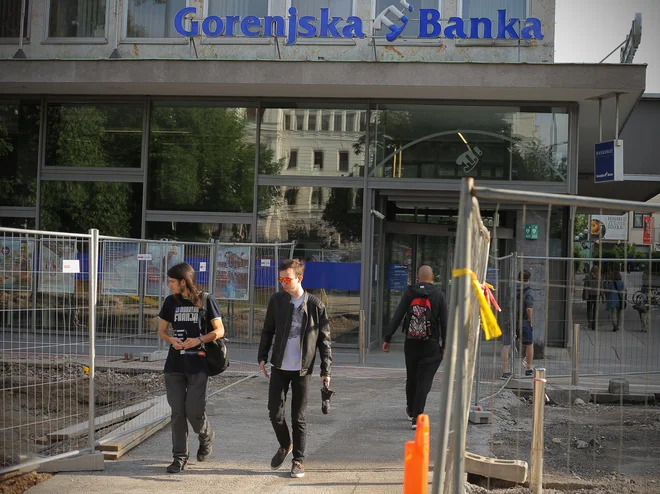 Gorenjska banka zanika vse očitane nepravilnosti iz anonimke. Foto Jože Suhadolnik