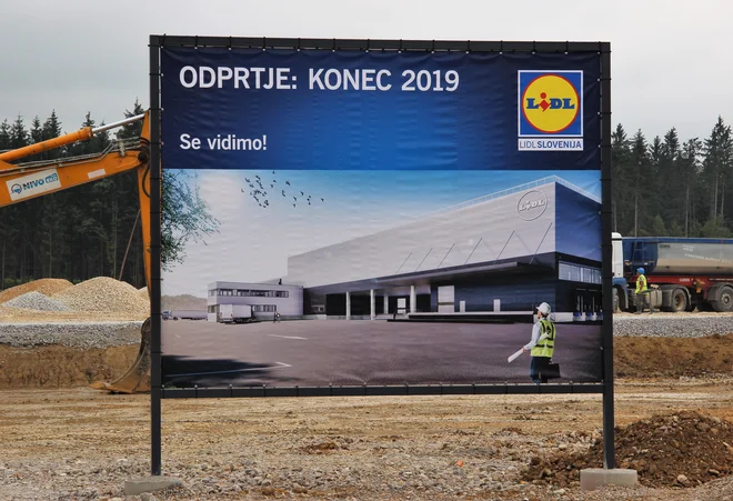 Gradnja Lidlovega logističnega centra za vso Slovenijo v Arnovskem gozdu Foto: Brane Piano/DELO