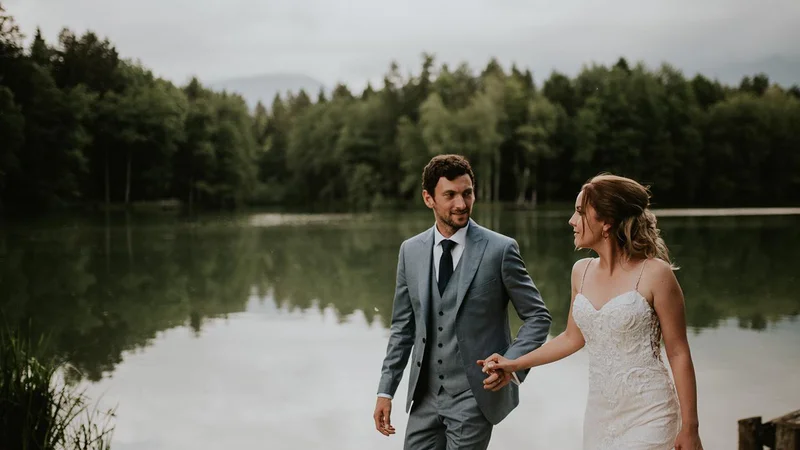 Fotografija: Jakov Fak in njegova Matea sta se odločila, da bosta v zakonski stan skočila na manjši poroki, na kateri je bilo 80 svatov. FOTO: Lukart wedding photography