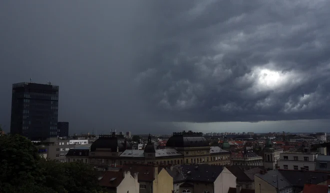 Zagreb je zajelo močno neurje s točo. FOTO: CROPIX