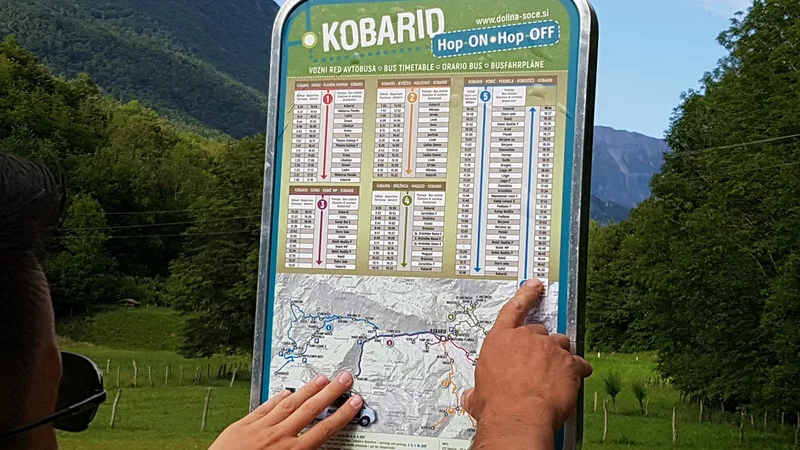 Fotografija: Kobariški »hop on hop off« uspešno povezuje odročnejše turistične znamenitosti in pohodniška izhodišča. FOTO: Občina Kobarid