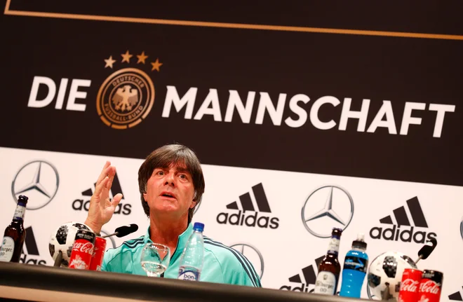 Joachim Löw je prepričan o vrhunski pripravljenosti moštva, ki bo branilo lovoriko.<br />
FOTO: Reuters