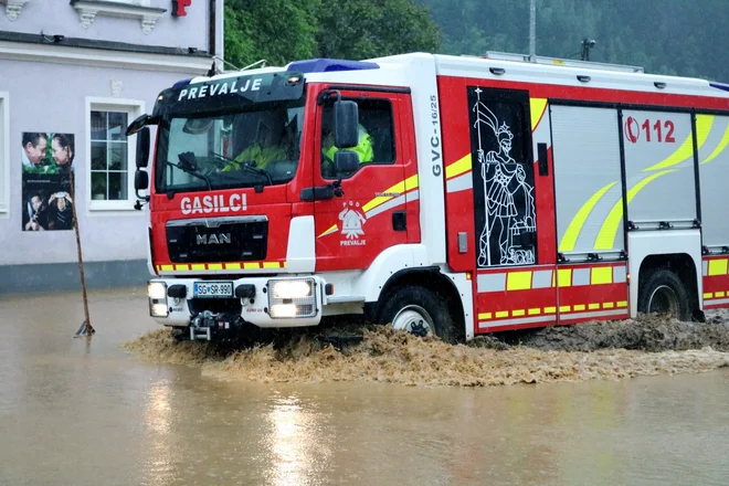 Gasilci v noči na petek niso zatisnili oči. FOTO: PGD Prevalje