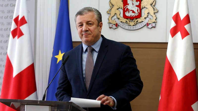 Fotografija: Petdesetletni gruzijski premier Giorgi Kvirikašvili, ki je konec leta 2015 prevzel vodenje vlade, je odstopil tudi zaradi nestrinjanja z vodjo vladajoče stranke Gruzijske sanje. FOTO: AFP