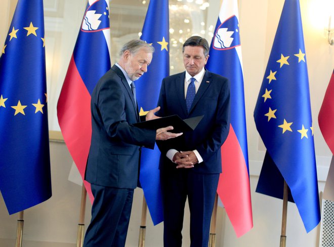 Borut Pahor in Anton Gašper Frantar ob predaji zapisnika