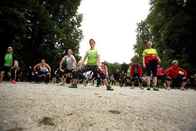 Skupinske priprave na 10. DM-ov tek za ženske v parku Tivoli, v Ljubljani, 21. maja 2015.