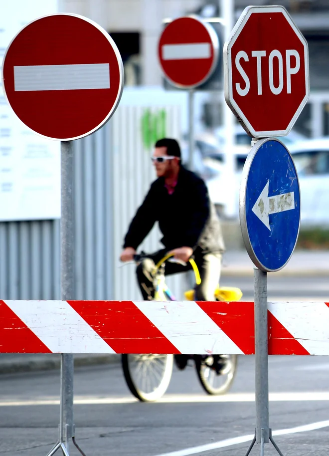 Prometni znaki v centru Ljubljane,Ljubljana Slovenija 17.11..2015
[Prometni znaki,mesto]