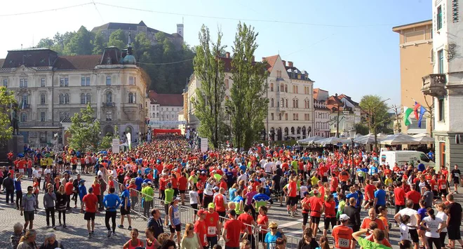 Tek trojk - štart 07.maja 2016.[tek trojk,tek,Pot ob žici,proslave,prireditve,Ljubljana,obletnice]