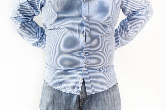 Pretirano sedenje in podobno neaktivno vedenje sproža celične vnetne odzive, ki pripomorejo k razvoju tega sindroma. FOTO: Shutterstock