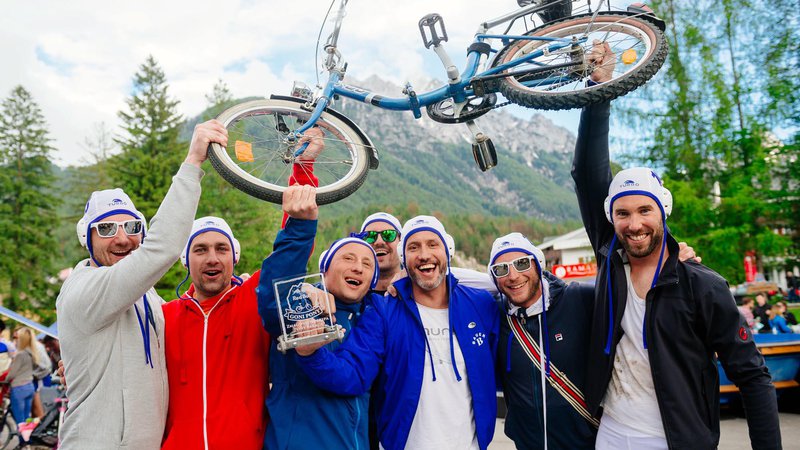 Fotografija: Team The Beli celebrate after winning the Best Team Costume title during the Red Bull Goni Pony in Kranjska Gora, Slovenia on June 4th, 2016. Photo: Jure Makovec // Jure Makovec / Red Bull Content Pool  // P-20160604-01460 // Usage for editorial use only // Please go to www.redbullcontentpool.com for further information. // 