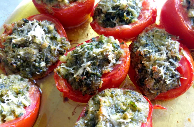 Poletov recept: Paradižniki po italijansko. FOTO: Tanja Drinovec