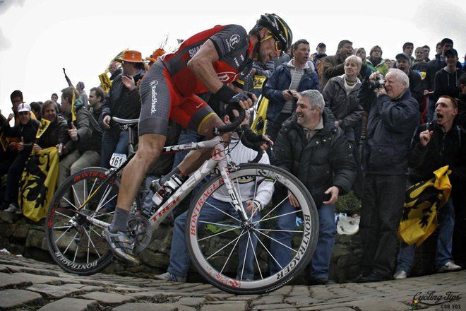 Ninove - Belgium - wielrennen - cycling - radsport - cyclisme -  Ronde van Vlaanderen 2010 -  Lance Armstrong (Radioshack)  - foto Wessel van Keuk en Cor Vos ©2010