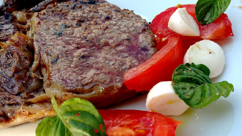 Fotografija: Poletov recept: Kolesarjev steak. FOTO: Tanja Drinovec