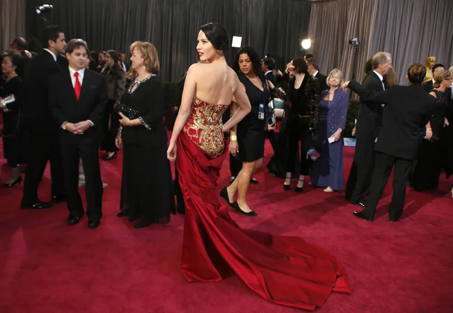 Igralka Olivia Munn na 85. podelitvi oskarjev leta 2013.