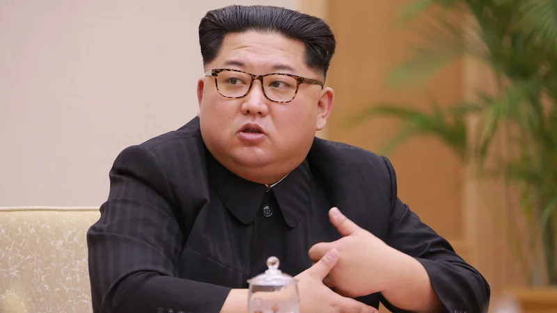 Fotografija: Kim Džong Un med včerajšnjim sestankom vladajoče komunistične stranke. FOTO: KCNA/AFP