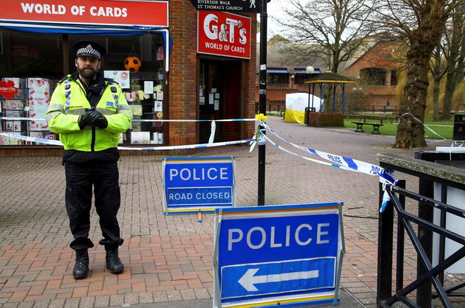 Preiskava napada v Salisburyju se nadaljuje, prihodnji teden bodo znani rezultati neodvisne analize strupa.FOTO: AFP/Geoff Caddick