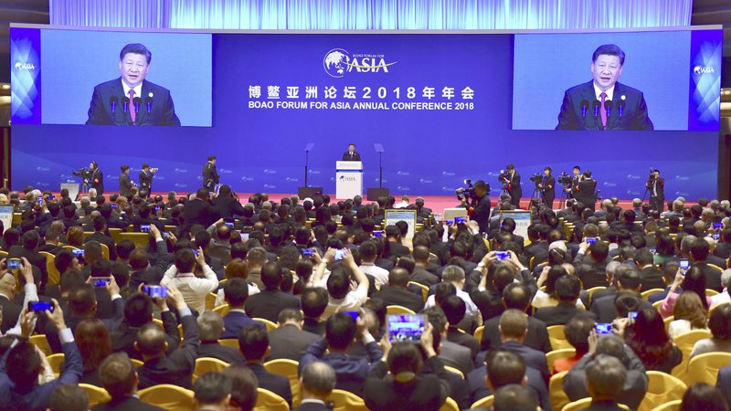 Fotografija: Xi Jinping je včeraj na forumu v Boau govoril tudi o še večjem odpiranju Kitajske proti svetu. FOTO: Reuters