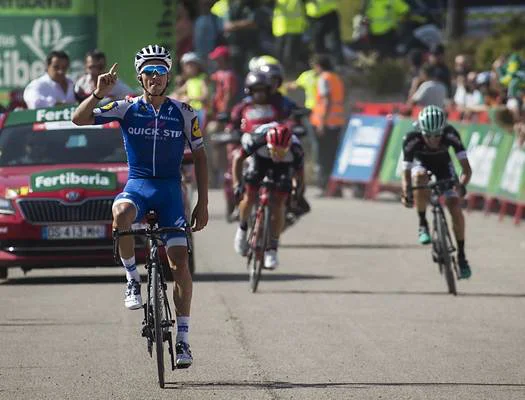 Julian Alaphilippe je lani takole dobil etapo na Vuelti.