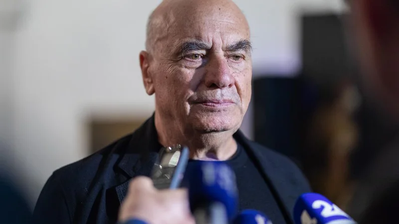 Fotografija: Arhitekt Massimiliano Fuksas predava v Kopru. FOTO: Jaka Ivančič/Delo