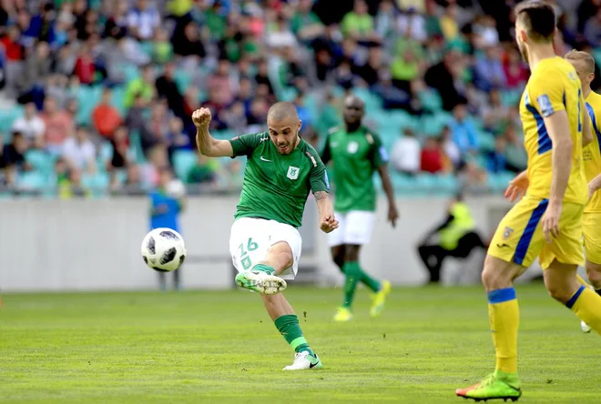 Olimpija je po golu Ricarda Alvesa v 6. minuti do sodniškega dodatka branila prednost, a se je morala zadovoljiti s točko. FOTO: Roman Šipić/Delo