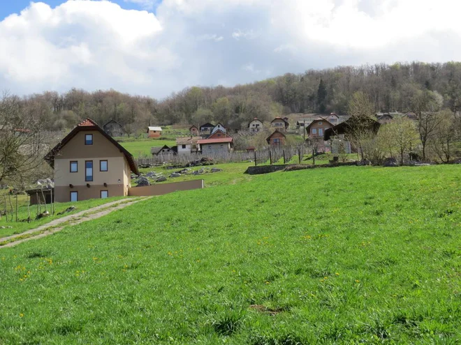Zidanice v kraju Lisec v občini Trebnje. FOTO: Bojan Rajšek/Delo