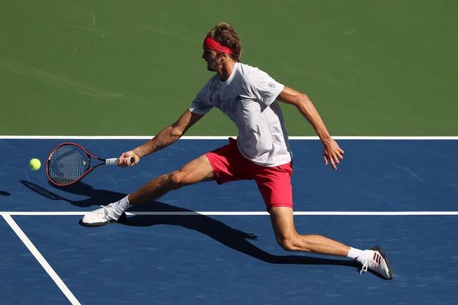 Alexander Zverev se je raztegnil vse do polfinala odprtega prvenstva ZDA. FOTO: Al Bello/AFP