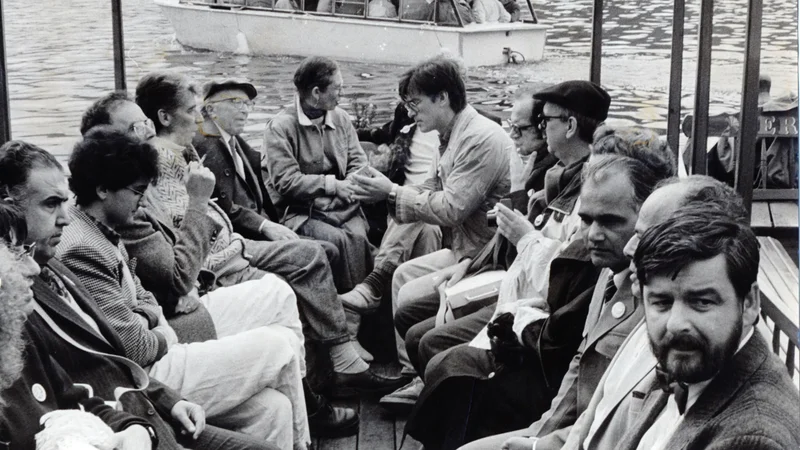 Fotografija: Bled, 15. maj 1989. Mednarodno pisateljsko srečanje PEN na Bledu.