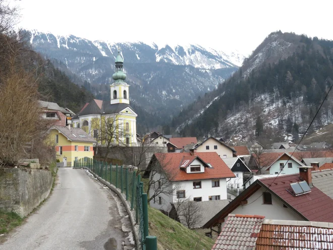 Zaskrbljene krajane Koroške Bele je župan miril, občane, ki živijo pod odlagališčem Malo Mežakla pa ne.Foto Blaž Račič/Delo