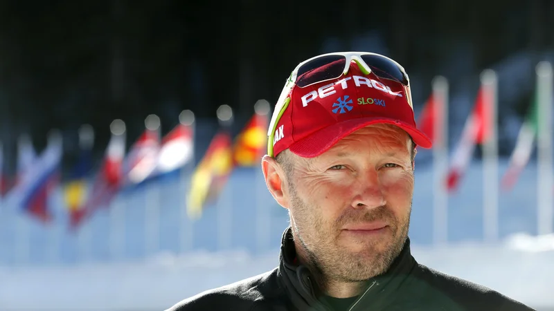 Fotografija: Uroš Velepec se po treh sezonah v Ukrajini vrača v slovenski biatlon. Medtem ko je vodil ukrajinske biatlonke je v olimpijski sezoni sodeloval spet tudi z Jakovom Fakom in ga popeljal do olimpijskega srebra v Pjongčangu. FOTO: Matej Družnik/Delo