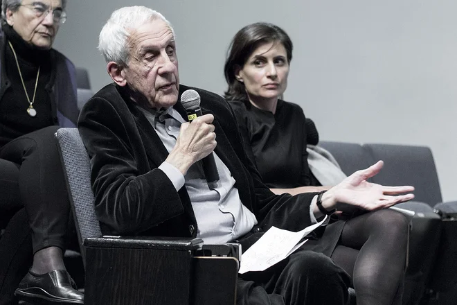 Kenneth Frampton.