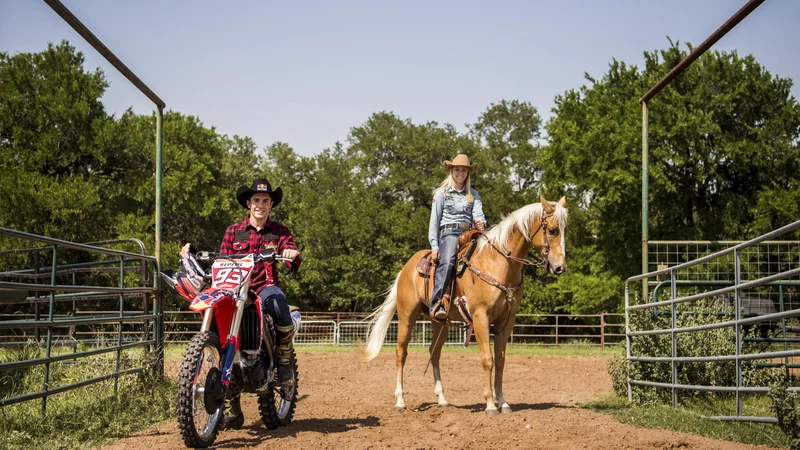 Fotografija: Marc Marquez se je povsem vživel v divji ameriški zahod.