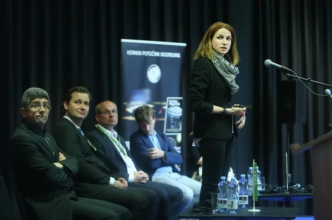 Mednarodna konferenca v Vitanju je bila namenjena razpravi o močnem ekosistemu za razvoj vesoljskih tehnologij. Foto: Jure Eržen/Delo.