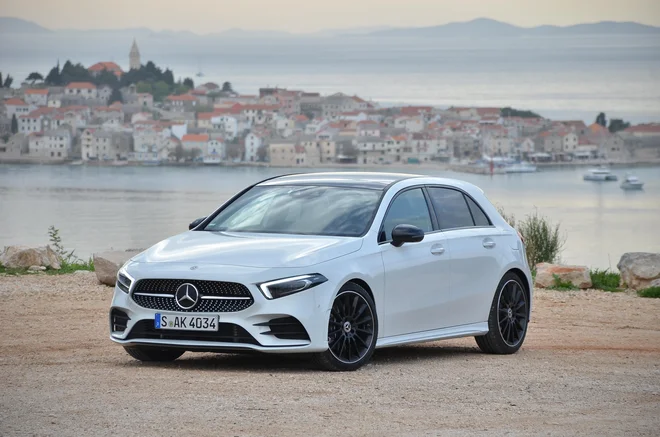 Mercedes z novo generacijo razreda A bolj kot kdaj doslej meri na mlajšo, novo publiko.