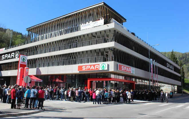 V hipermarketu na 2000 kvadratnih metrih bo 28 zaposlenih. FOTO: Blaž Močnik