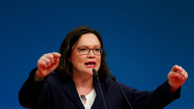 Fotografija: »Tu je mesto za boj za vašo svobodo!« je 47-letna nekdanja ministrica za delo in socialo pela slavo svoji SPD. FOTO: Ralph Orlowski/Reuters