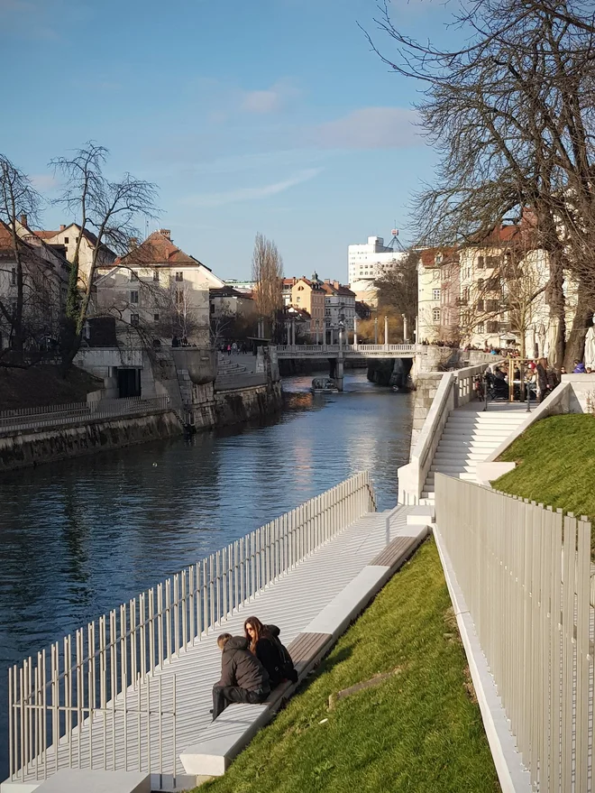 Plečnikova nagrada: Ureditev nabrežij Ljubljanice – Gallusovo nabrežje.
