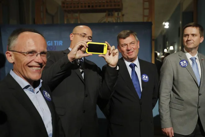 Jure Leben in Peter Gašperšič z investicijskim programom čakata na ugoden razplet referenduma. FOTO: Leon Vidic/Delo