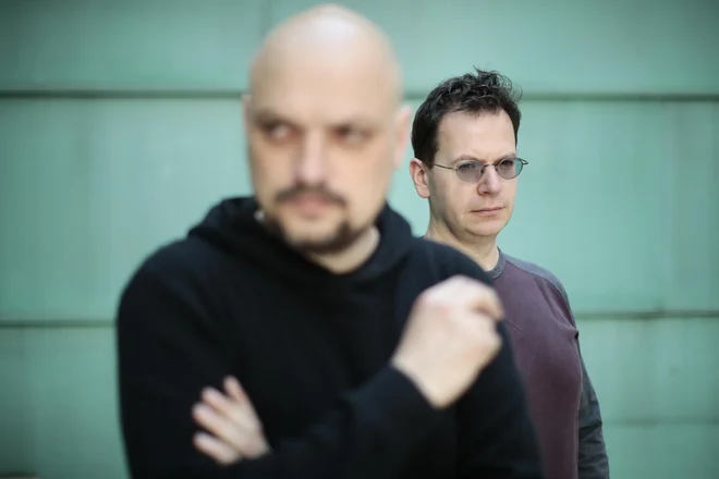 Duo Silence.