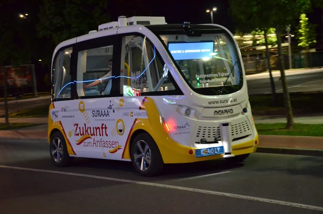 Avtonomno vozilo v BTC deluje na električni pogon. FOTO: Gašper Boncelj