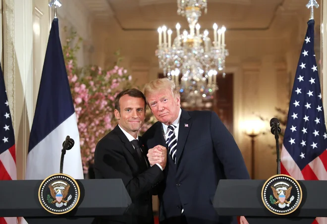 Negotovo je, koliko je bilo Macronovo strinjanje s Trumpom, da je treba dogovor zaostriti, taktično kimanje voditelju, ki težko prenaša nasprotovanje. FOTO: AFP