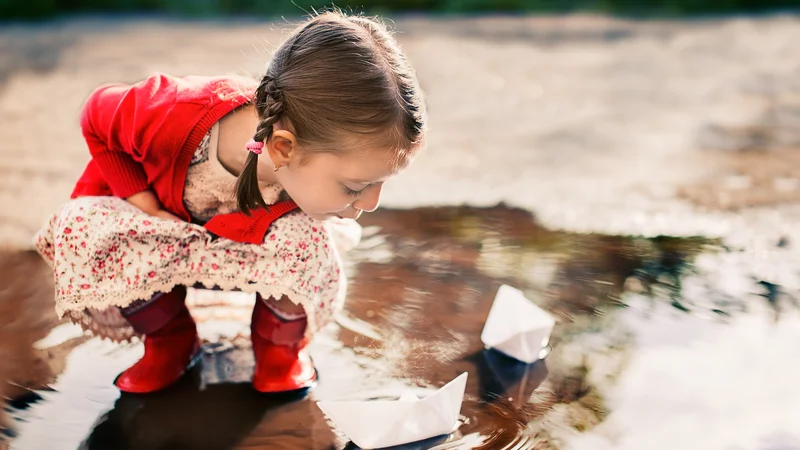 Fotografija: Otroci za igro ne potrebujejo veliko. Foto Shutterstock