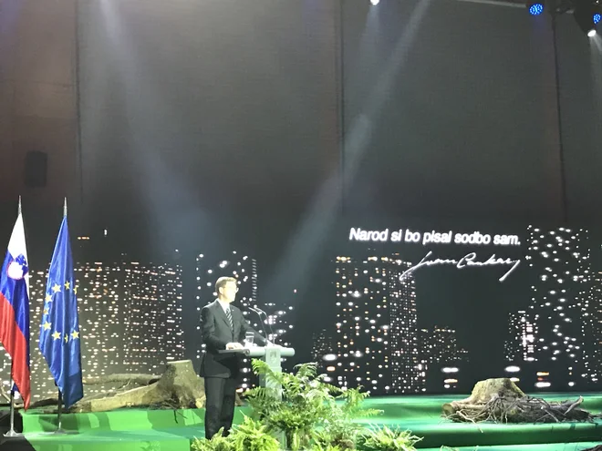 Miro Cerar med govorom na proslavi pred dnevom boja proti okupatorju. FOTO: Twitter/Miro Cerar