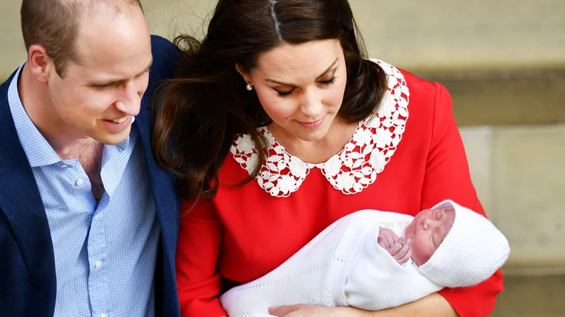 Fotografija: Britanski princ William in njegova soproga Kate sta tretjega otroka poimenovala Louis Arthur Charles. FOTO: Reuters