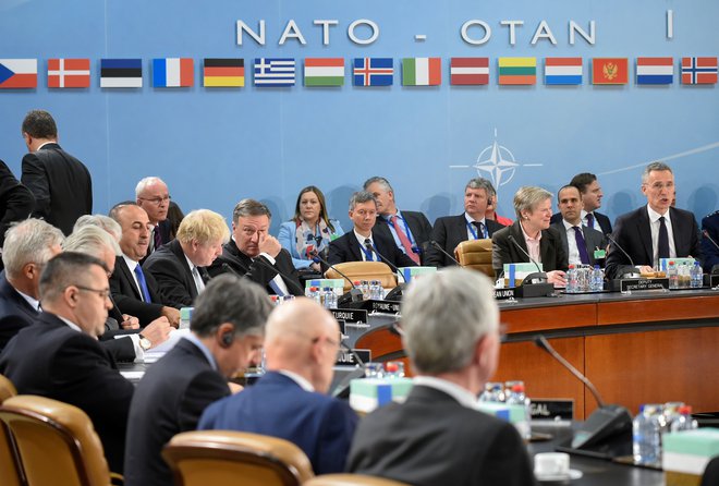 Zasedanje zunanjih ministrov zveze Nato v Bruslju. Foto: AFP
