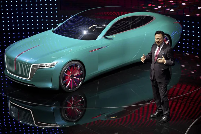Tudi Kitajci razvijajo luksuzne limuzine. To je ena od idej znamke Hongqi, elektrini kupe e-jing GT.<br />