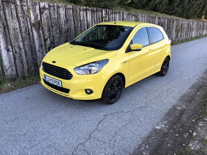 Čeprav gre za precej umirjen avtomobil, je lahko ford KA+ s kričečo rumeno barvo tudi zelo opazen. FOTO: Aljaž Vrabec