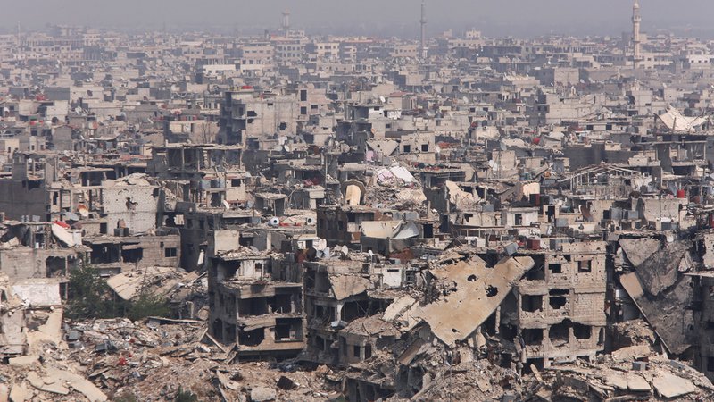 Fotografija: Sedemletna vojna v Siriji je zahtevala že več kot 350.000 življenj. FOTO: Reuters/