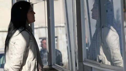 Fotografija: Od napovedovane reforme trga dela, temeljni dokument zanjo so naslovili prav Za dostojno delo, je ostalo še precej neizpolnjenega. FOTO: Tomi Lombar/Delo