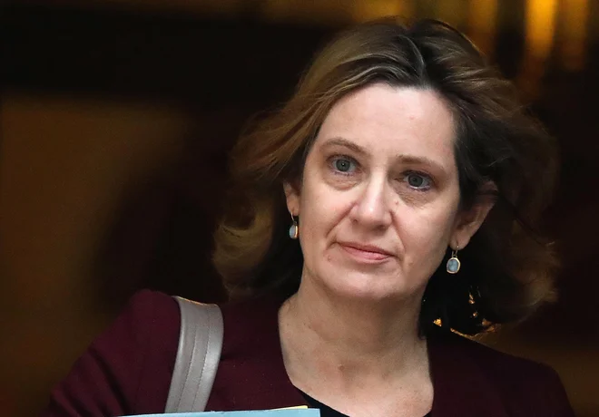 Odstop Amber Rudd je za vlado Therese May prišel v najbolj neugodnem možnem trenutku. FOTO: Frank Augstein/AP